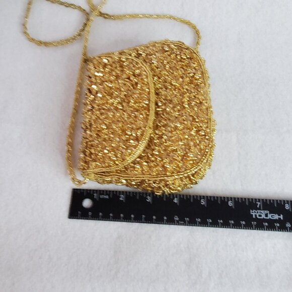 La Regale LTD Vintage Magnetic Close Gold Sequin and Beads Purse - Picture 9 of 16